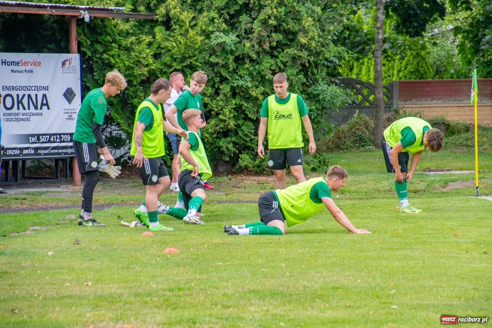 Zdjęcie w galerii na portalu naszraciborz.pl: LKS Tworków podejmował u siebie Górnika Zabrze. Walka była zacięta, wynik - nieprzeciętny [FOTO i WIDEO] wiadomości z regionu