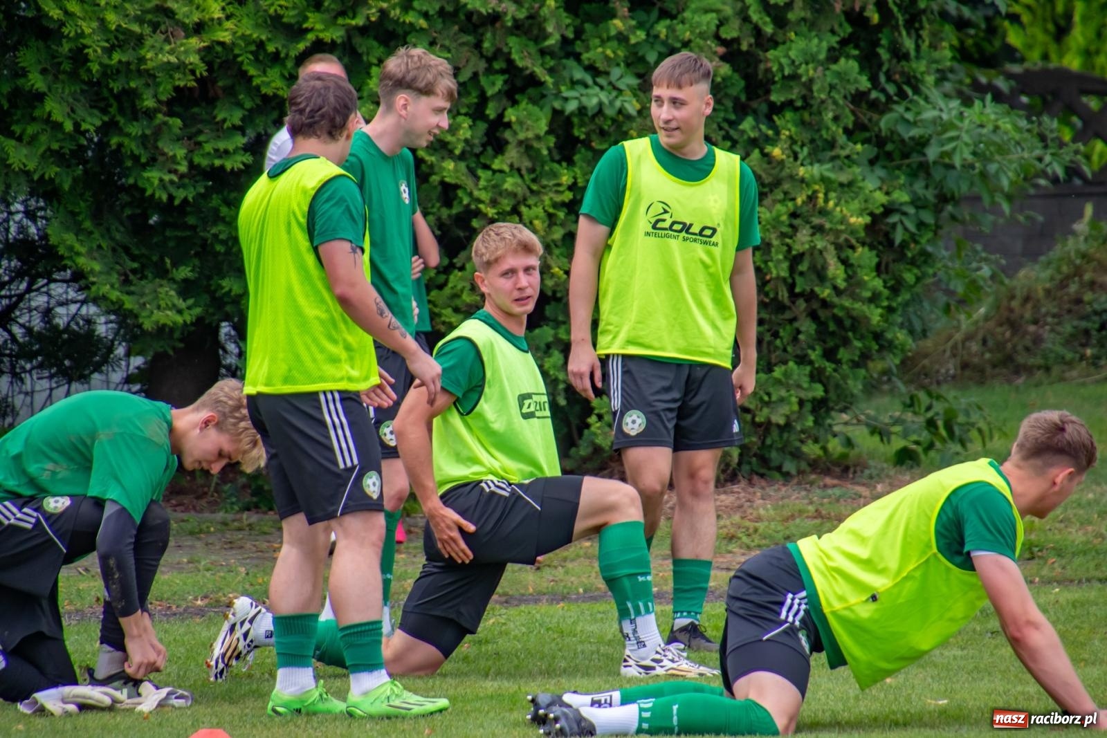 Zdjęcie w galerii na portalu naszraciborz.pl: LKS Tworków podejmował u siebie Górnika Zabrze. Walka była zacięta, wynik - nieprzeciętny [FOTO i WIDEO] wiadomości z regionu