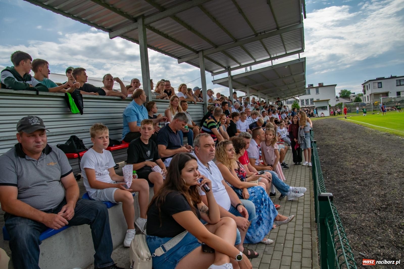 Zdjęcie w galerii na portalu naszraciborz.pl: LKS Tworków podejmował u siebie Górnika Zabrze. Walka była zacięta, wynik - nieprzeciętny [FOTO i WIDEO] wiadomości z regionu