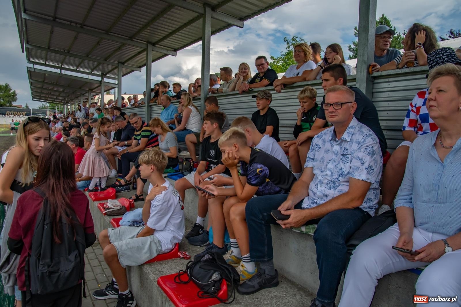 Zdjęcie w galerii na portalu naszraciborz.pl: LKS Tworków podejmował u siebie Górnika Zabrze. Walka była zacięta, wynik - nieprzeciętny [FOTO i WIDEO] wiadomości z regionu