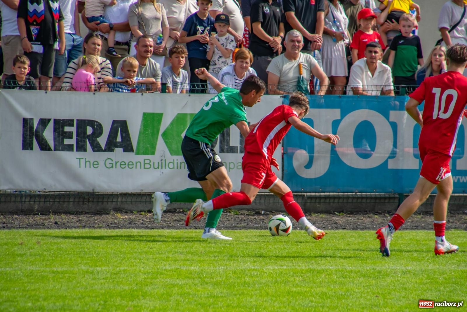 Zdjęcie w galerii na portalu naszraciborz.pl: LKS Tworków podejmował u siebie Górnika Zabrze. Walka była zacięta, wynik - nieprzeciętny [FOTO i WIDEO] wiadomości z regionu