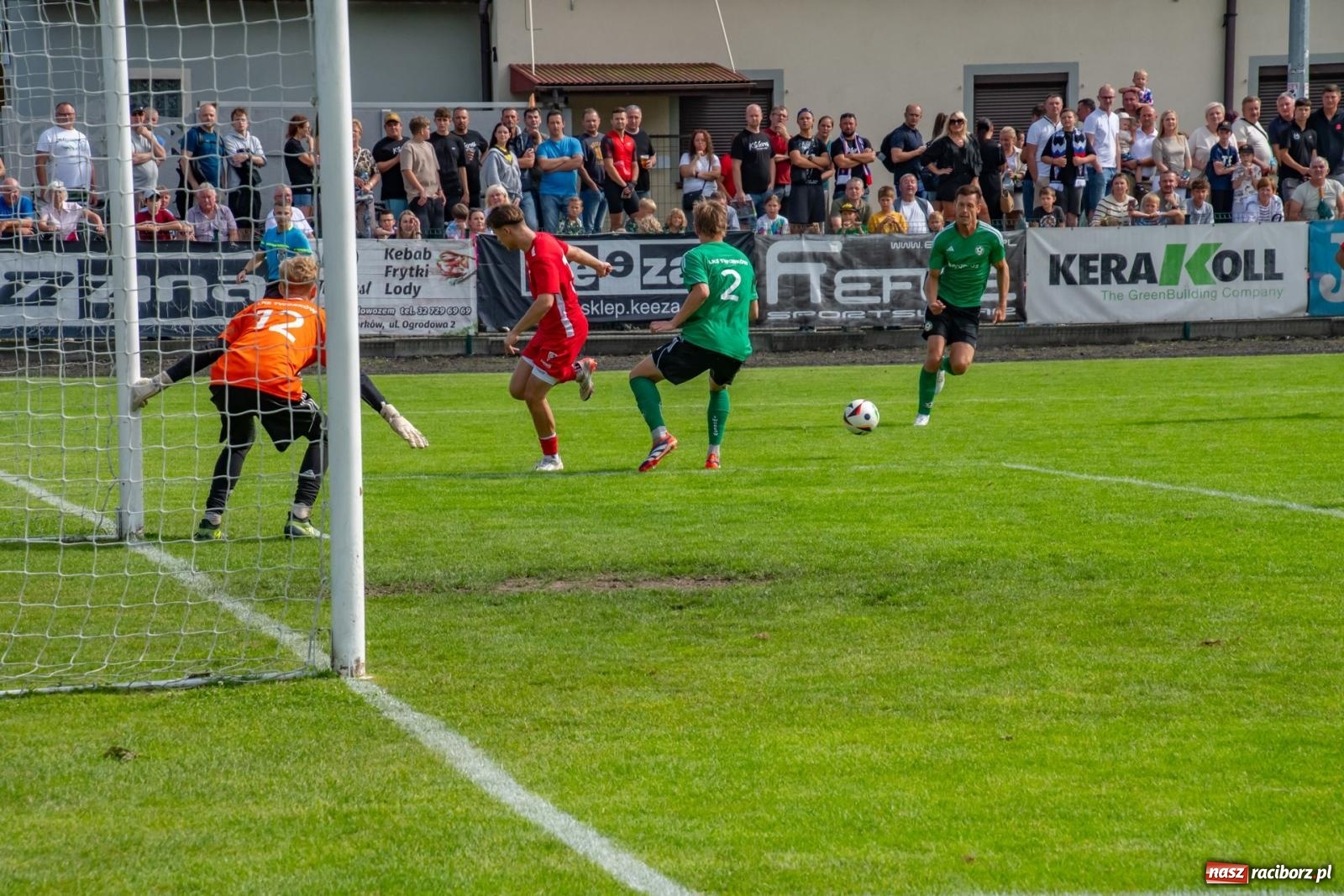Zdjęcie w galerii na portalu naszraciborz.pl: LKS Tworków podejmował u siebie Górnika Zabrze. Walka była zacięta, wynik - nieprzeciętny [FOTO i WIDEO] wiadomości z regionu