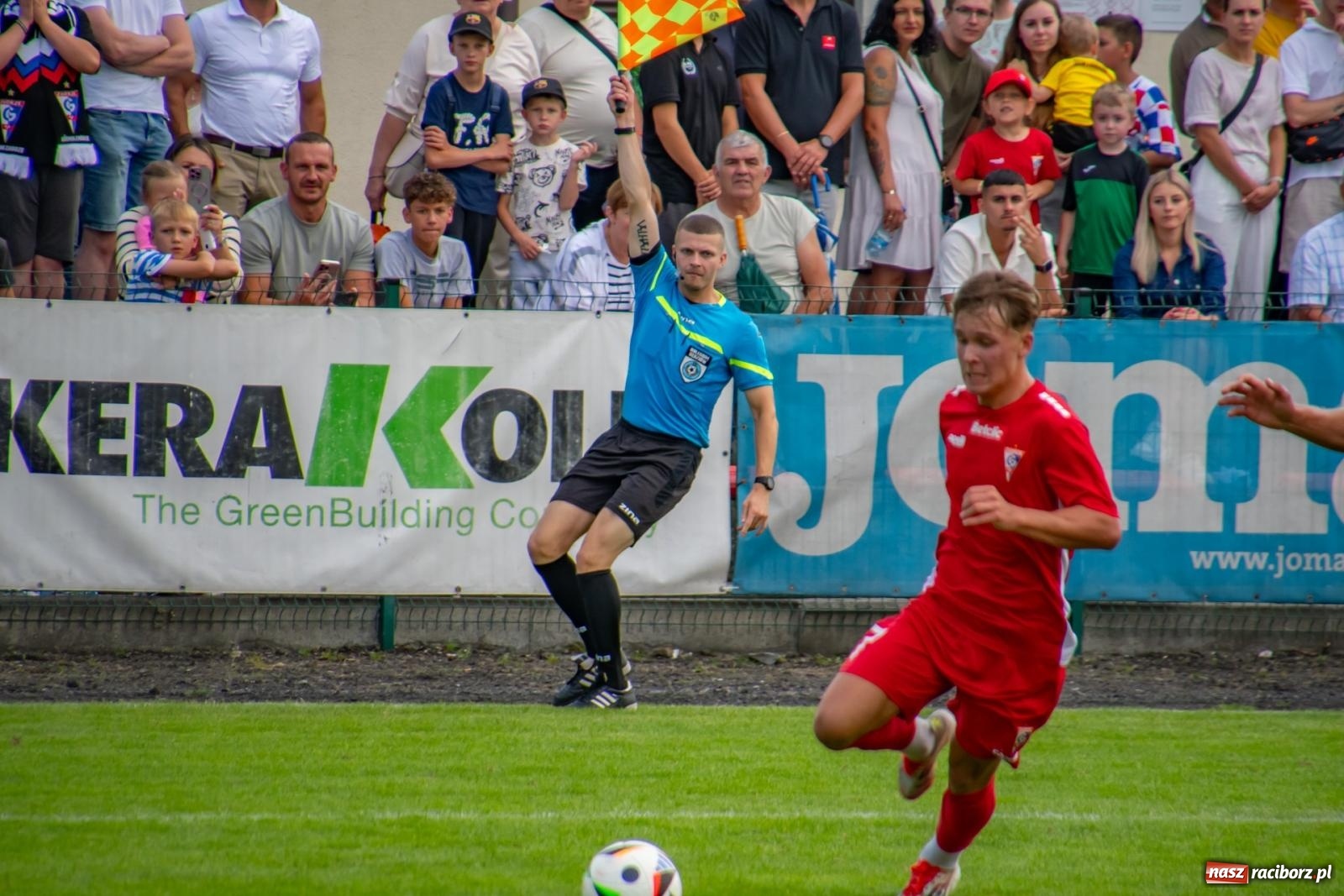 Zdjęcie w galerii na portalu naszraciborz.pl: LKS Tworków podejmował u siebie Górnika Zabrze. Walka była zacięta, wynik - nieprzeciętny [FOTO i WIDEO] wiadomości z regionu