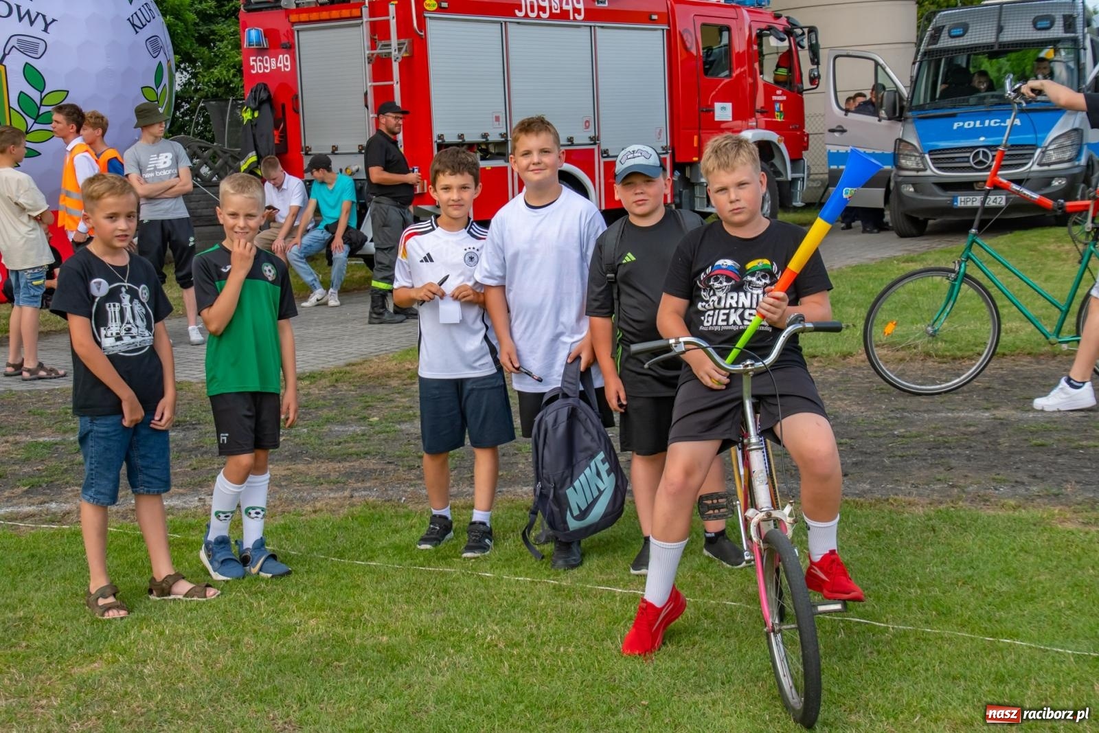 Zdjęcie w galerii na portalu naszraciborz.pl: LKS Tworków podejmował u siebie Górnika Zabrze. Walka była zacięta, wynik - nieprzeciętny [FOTO i WIDEO] wiadomości z regionu