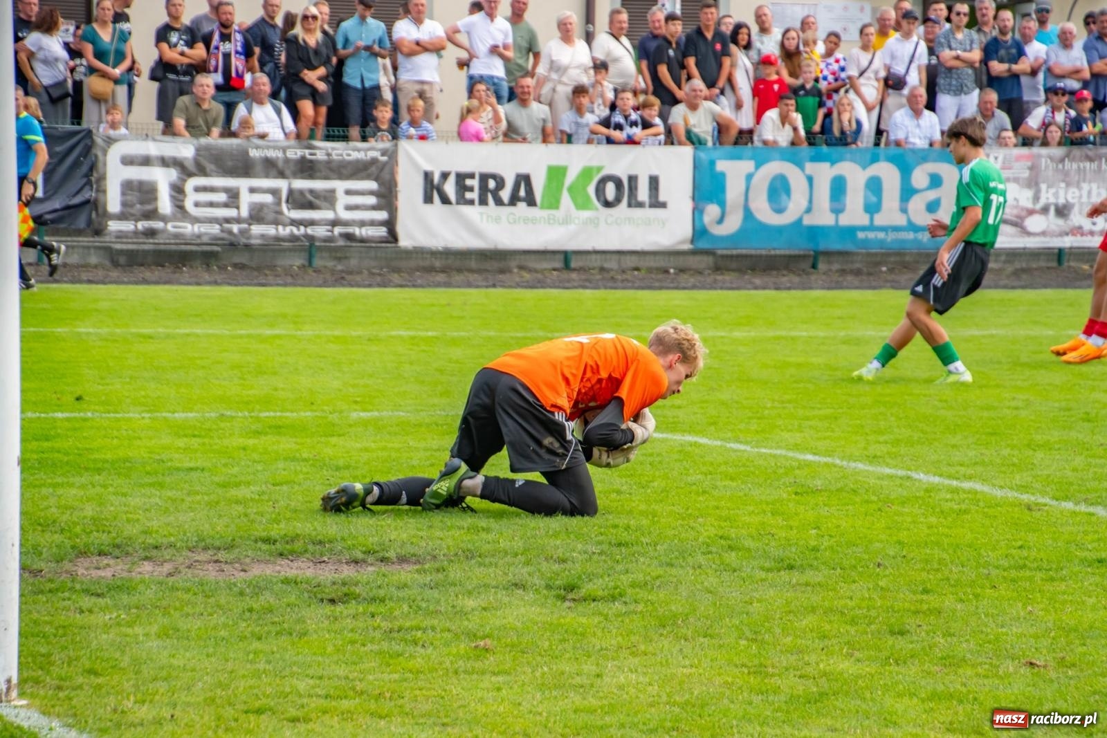 Zdjęcie w galerii na portalu naszraciborz.pl: LKS Tworków podejmował u siebie Górnika Zabrze. Walka była zacięta, wynik - nieprzeciętny [FOTO i WIDEO] wiadomości z regionu
