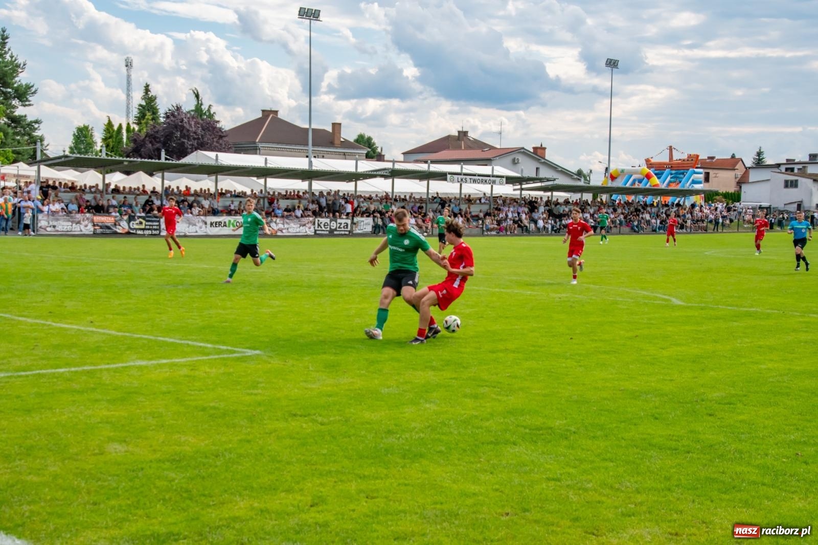 Zdjęcie w galerii na portalu naszraciborz.pl: LKS Tworków podejmował u siebie Górnika Zabrze. Walka była zacięta, wynik - nieprzeciętny [FOTO i WIDEO] wiadomości z regionu
