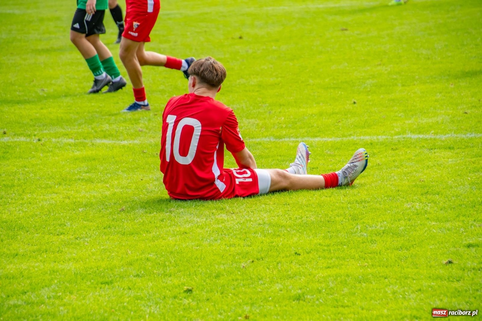 Zdjęcie w galerii na portalu naszraciborz.pl: LKS Tworków podejmował u siebie Górnika Zabrze. Walka była zacięta, wynik - nieprzeciętny [FOTO i WIDEO] wiadomości z regionu