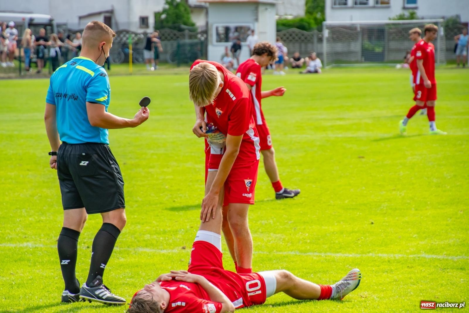Zdjęcie w galerii na portalu naszraciborz.pl: LKS Tworków podejmował u siebie Górnika Zabrze. Walka była zacięta, wynik - nieprzeciętny [FOTO i WIDEO] wiadomości z regionu