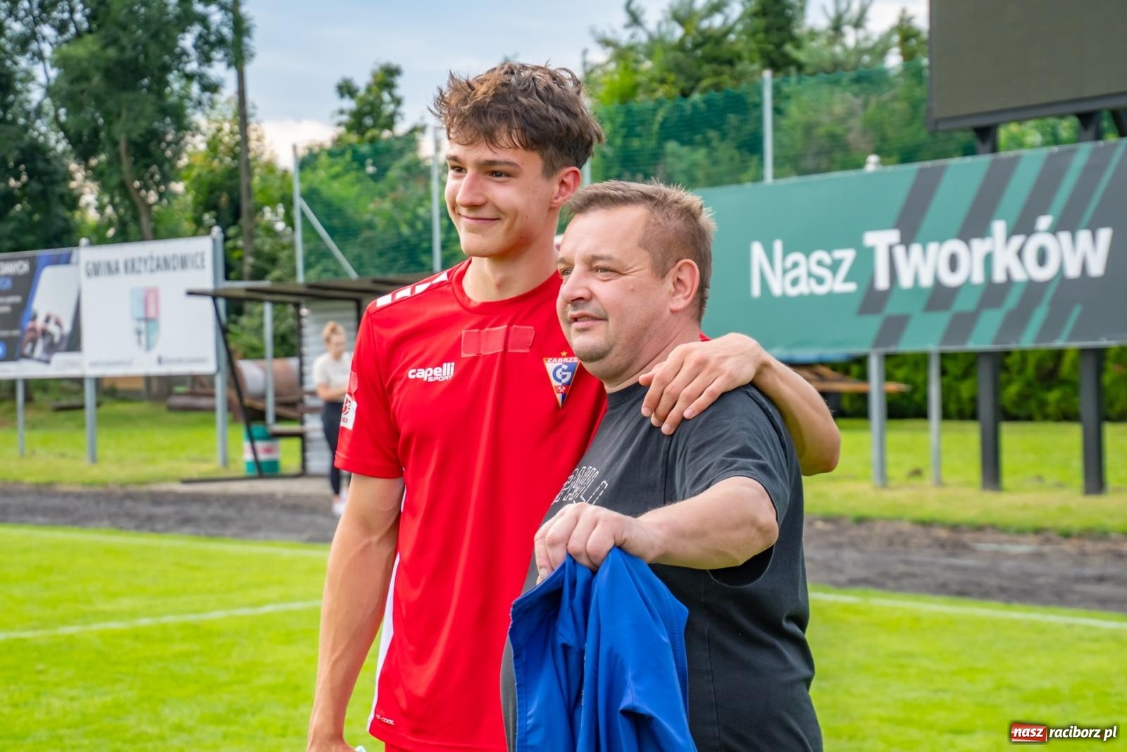 Zdjęcie w galerii na portalu naszraciborz.pl: LKS Tworków podejmował u siebie Górnika Zabrze. Walka była zacięta, wynik - nieprzeciętny [FOTO i WIDEO] wiadomości z regionu