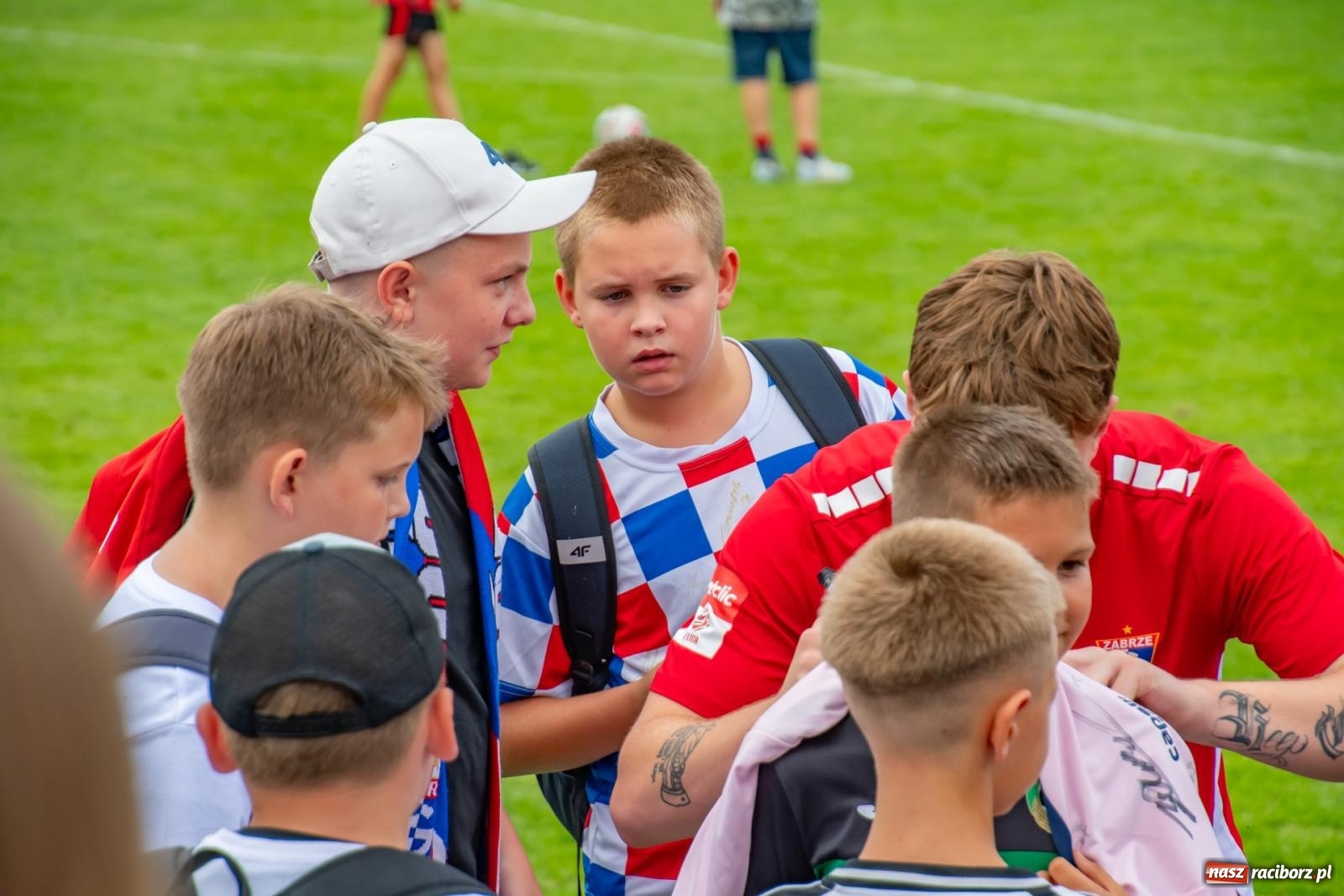 Zdjęcie w galerii na portalu naszraciborz.pl: LKS Tworków podejmował u siebie Górnika Zabrze. Walka była zacięta, wynik - nieprzeciętny [FOTO i WIDEO] wiadomości z regionu
