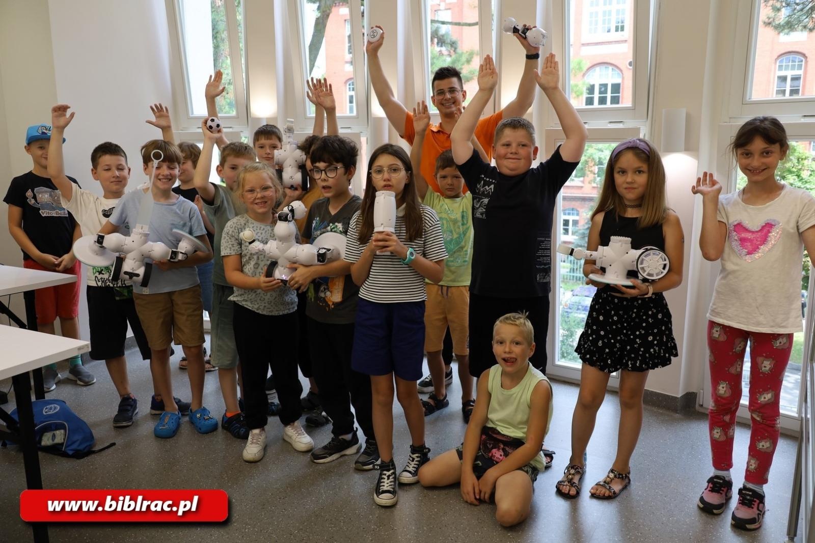 Zdjęcie w galerii na portalu naszraciborz.pl: Walki robotów w raciborskiej bibliotece wiadomości z regionu