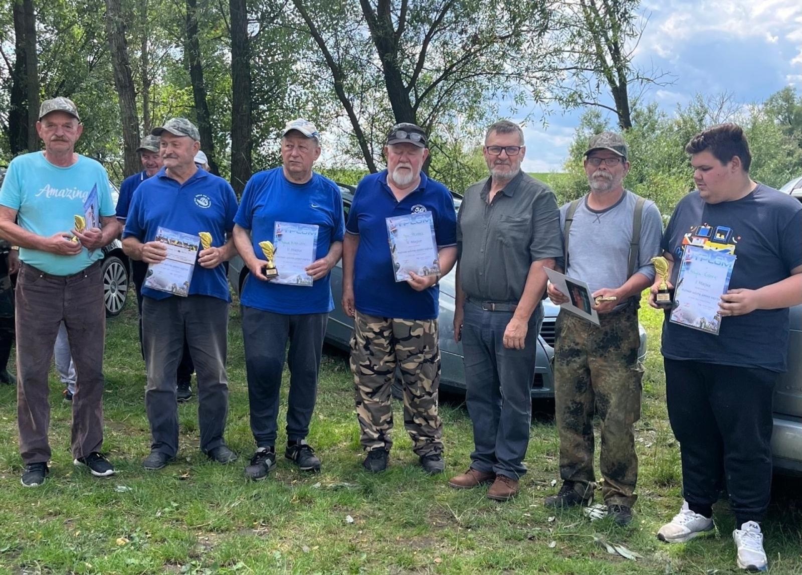 Zdjęcie w galerii na portalu naszraciborz.pl: Wędkarstwo łączy pokolenia – Puchar Wójta Gminy Nędza wręczony wiadomości z regionu