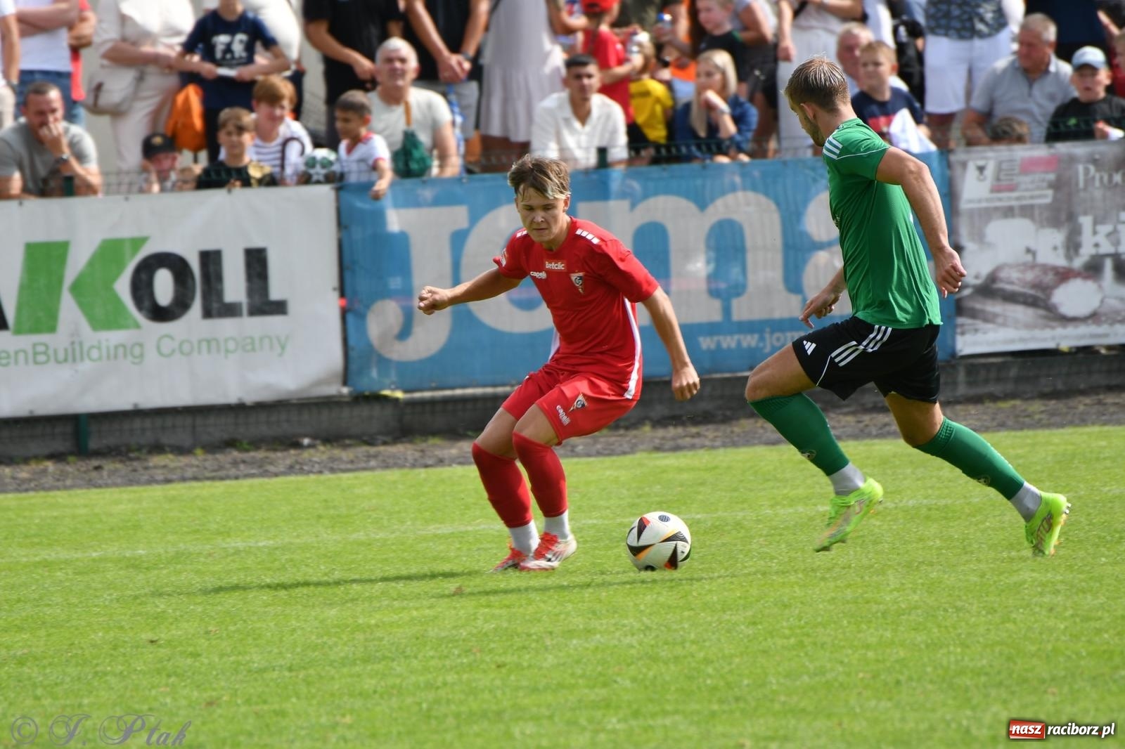 Zdjęcie w galerii na portalu naszraciborz.pl: Tworków – nobilitacja i ukłon Górnika Zabrze. 120-lecie LKS z meczem, który przejdzie do historii wiadomości z regionu