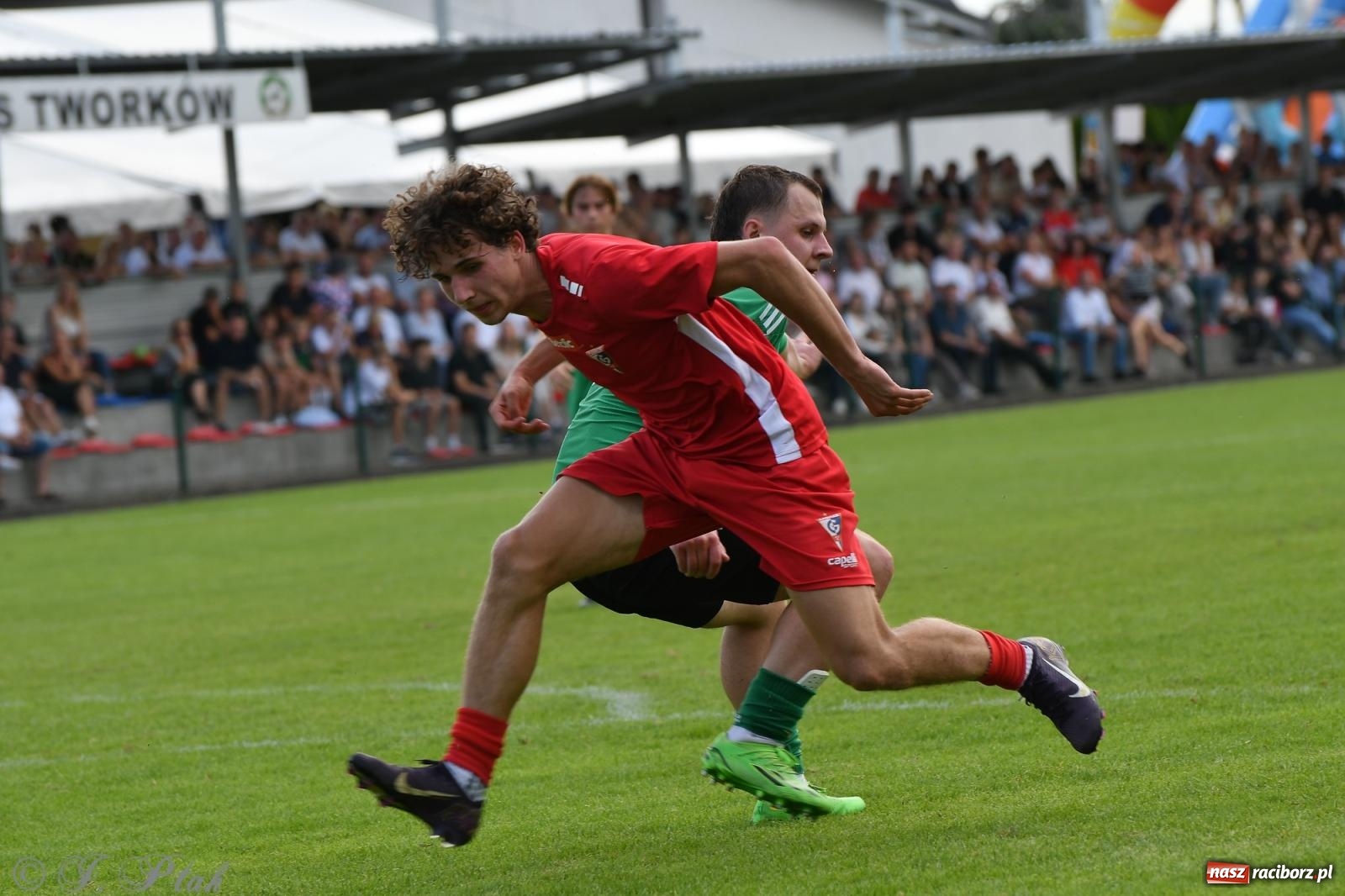 Zdjęcie w galerii na portalu naszraciborz.pl: Tworków – nobilitacja i ukłon Górnika Zabrze. 120-lecie LKS z meczem, który przejdzie do historii wiadomości z regionu