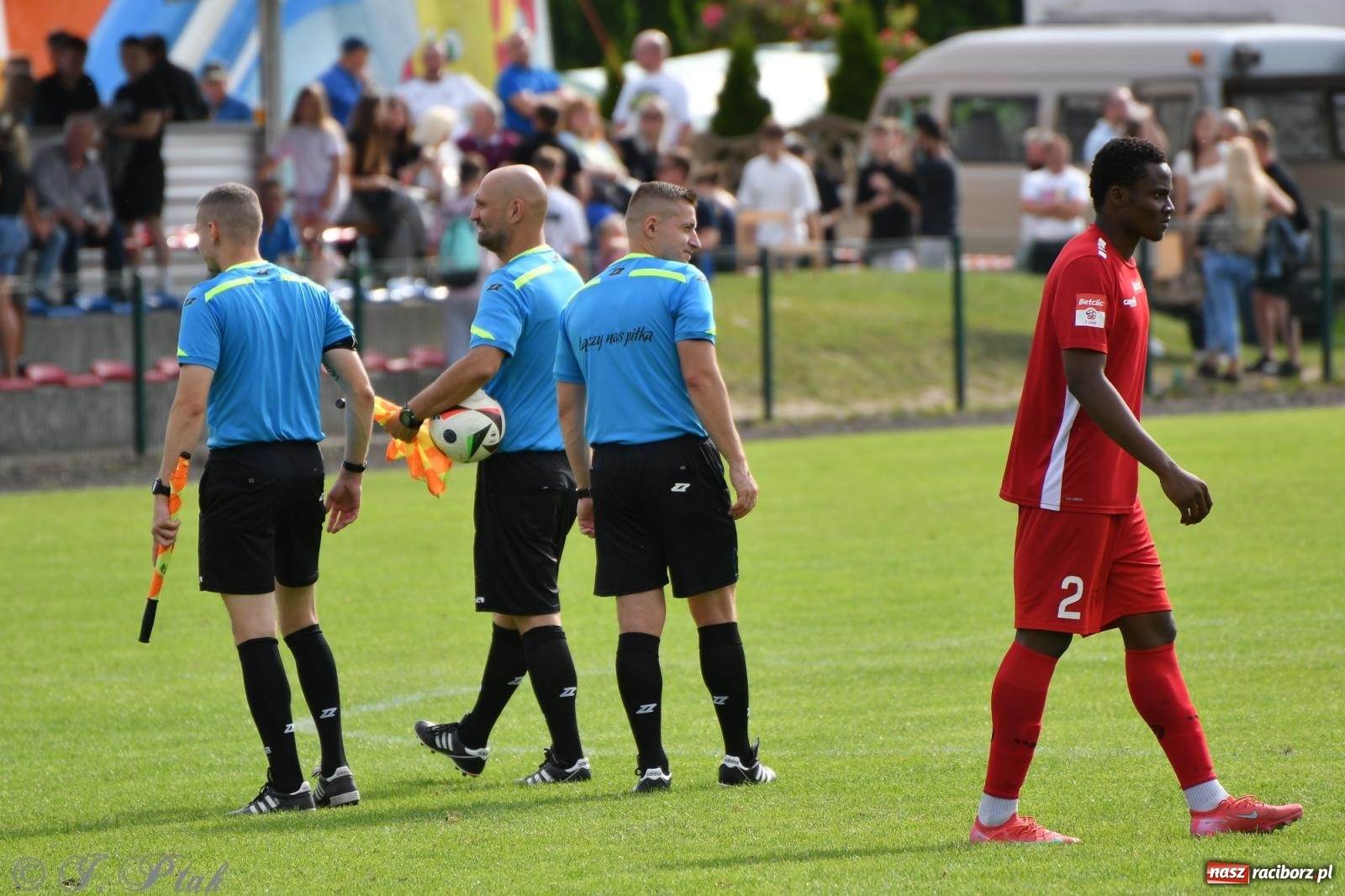 Zdjęcie w galerii na portalu naszraciborz.pl: Tworków – nobilitacja i ukłon Górnika Zabrze. 120-lecie LKS z meczem, który przejdzie do historii wiadomości z regionu