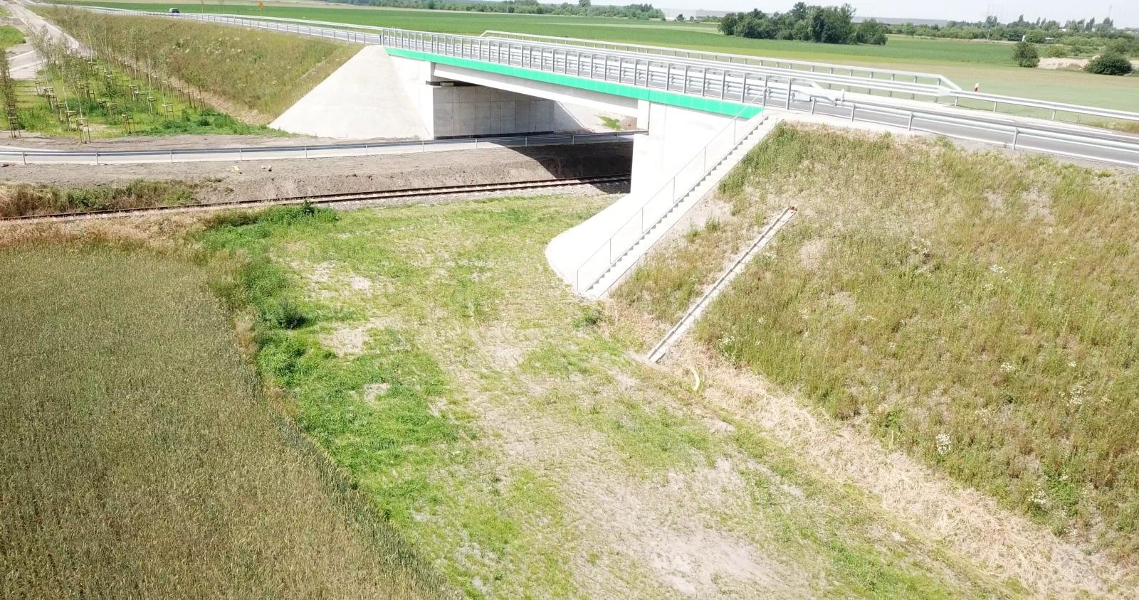 Zdjęcie w galerii na portalu naszraciborz.pl: Na trasie Racibórz – Opole bez utrudnień. Odcinek DK45 między Krapkowicami a Rogowem Opolskim gotowy wiadomości z regionu