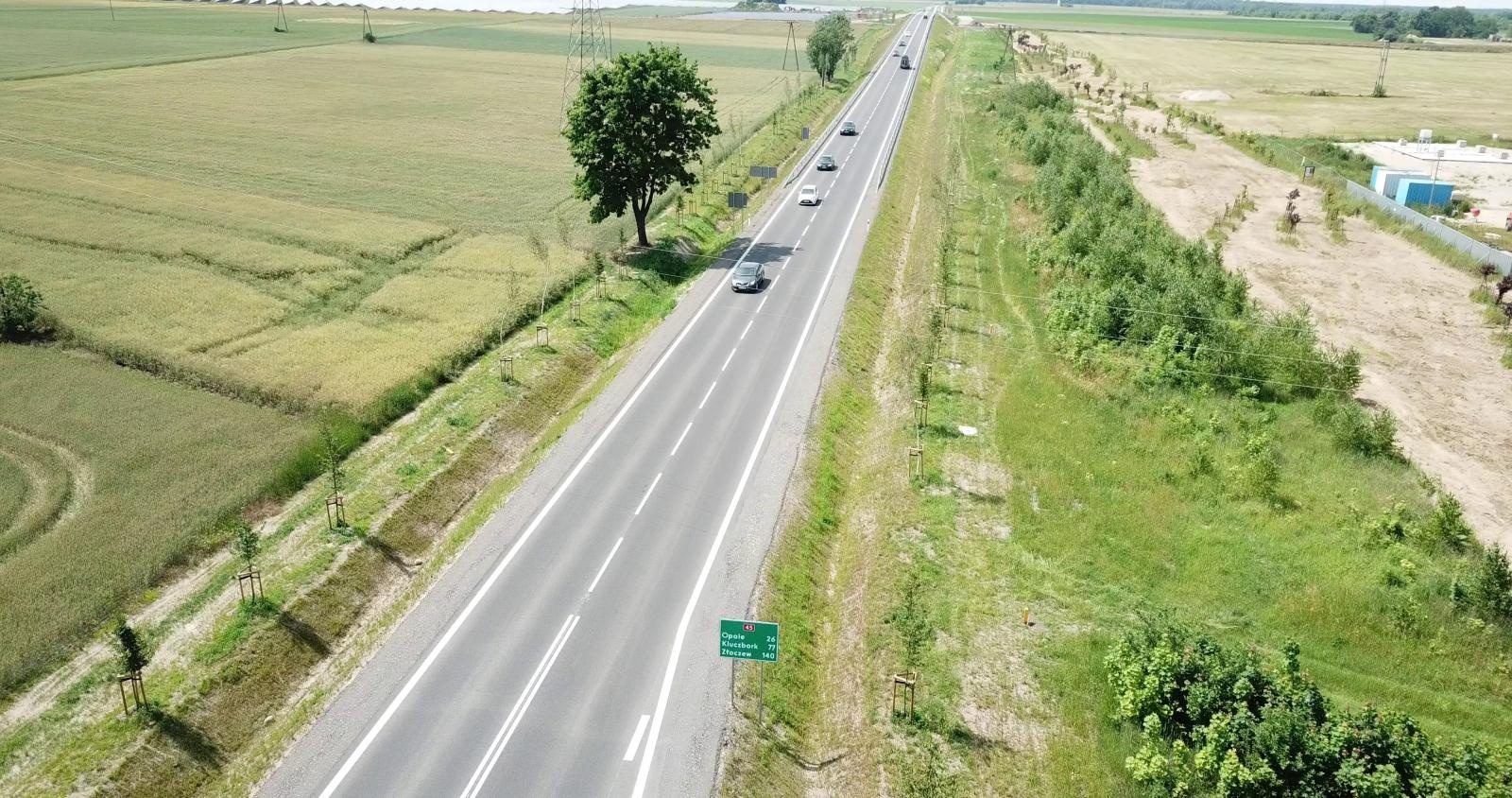 Zdjęcie w galerii na portalu naszraciborz.pl: Na trasie Racibórz – Opole bez utrudnień. Odcinek DK45 między Krapkowicami a Rogowem Opolskim gotowy wiadomości z regionu
