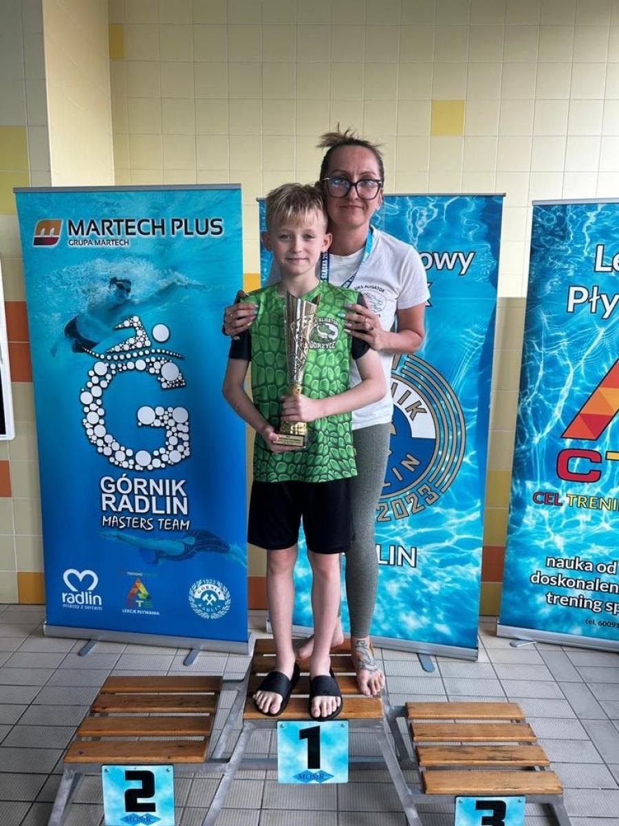 Zdjęcie w galerii na portalu naszraciborz.pl: Pływacki talent z Chałupek. Rozmowa z Kacprem Segetem, 10-letnim mistrzem śląska wiadomości z regionu
