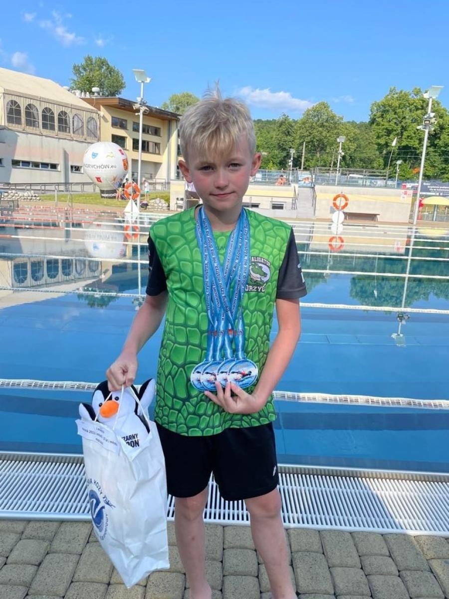 Zdjęcie w galerii na portalu naszraciborz.pl: Pływacki talent z Chałupek. Rozmowa z Kacprem Segetem, 10-letnim mistrzem śląska wiadomości z regionu