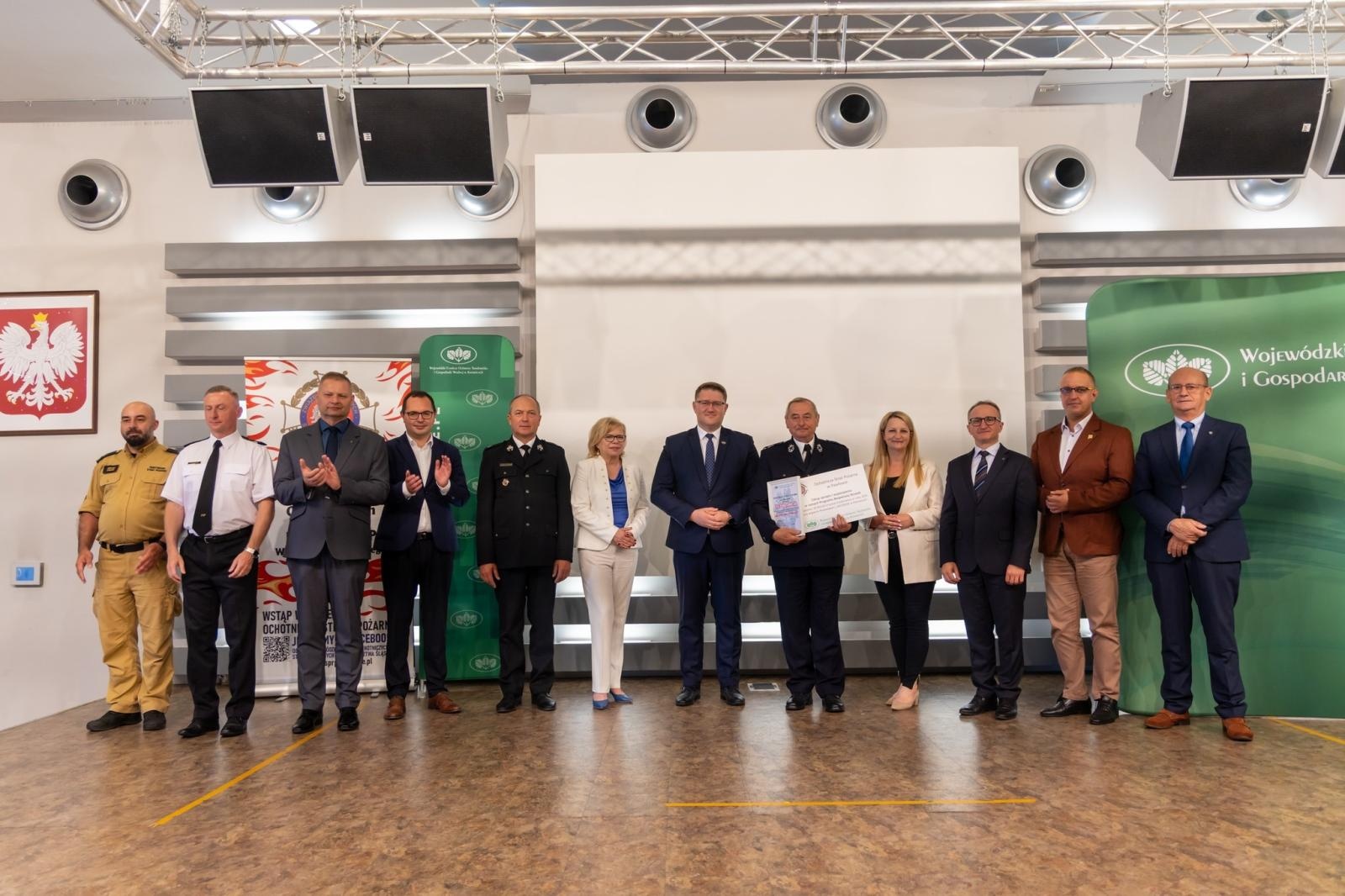 Zdjęcie w galerii na portalu naszraciborz.pl: Bezpieczny Strażak: pierwsza edycja programu WFOŚiGW z realnym wsparciem dla jednostek OSP z powiatu raciborskiego wiadomości z regionu