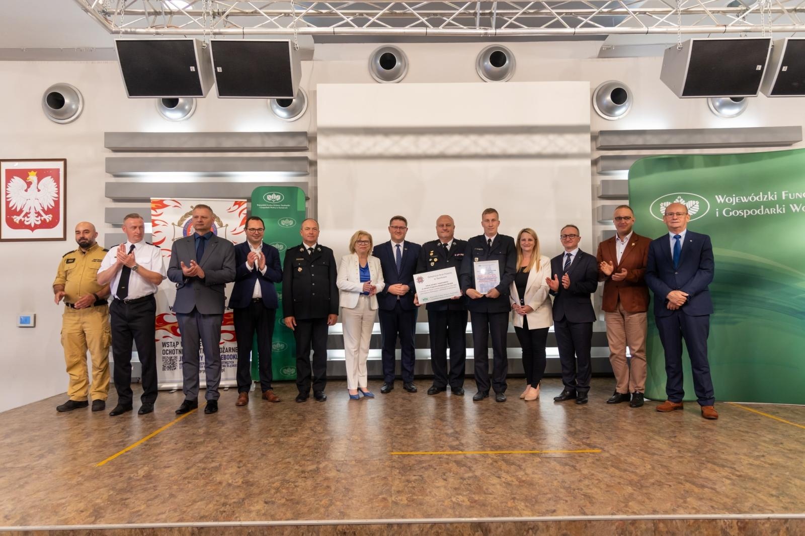 Zdjęcie w galerii na portalu naszraciborz.pl: Bezpieczny Strażak: pierwsza edycja programu WFOŚiGW z realnym wsparciem dla jednostek OSP z powiatu raciborskiego wiadomości z regionu