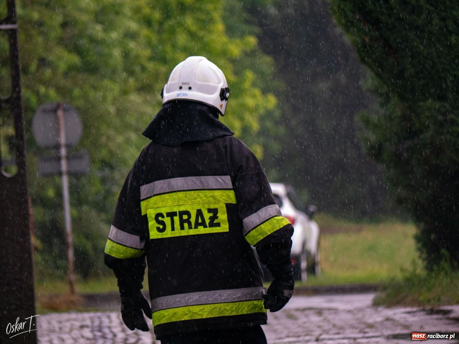 Zdjęcie w galerii na portalu naszraciborz.pl: Silny wiatr i ulewa przysporzyły pracy strażakom. Seria interwencji w Nędzy [FOTO] wiadomości z regionu