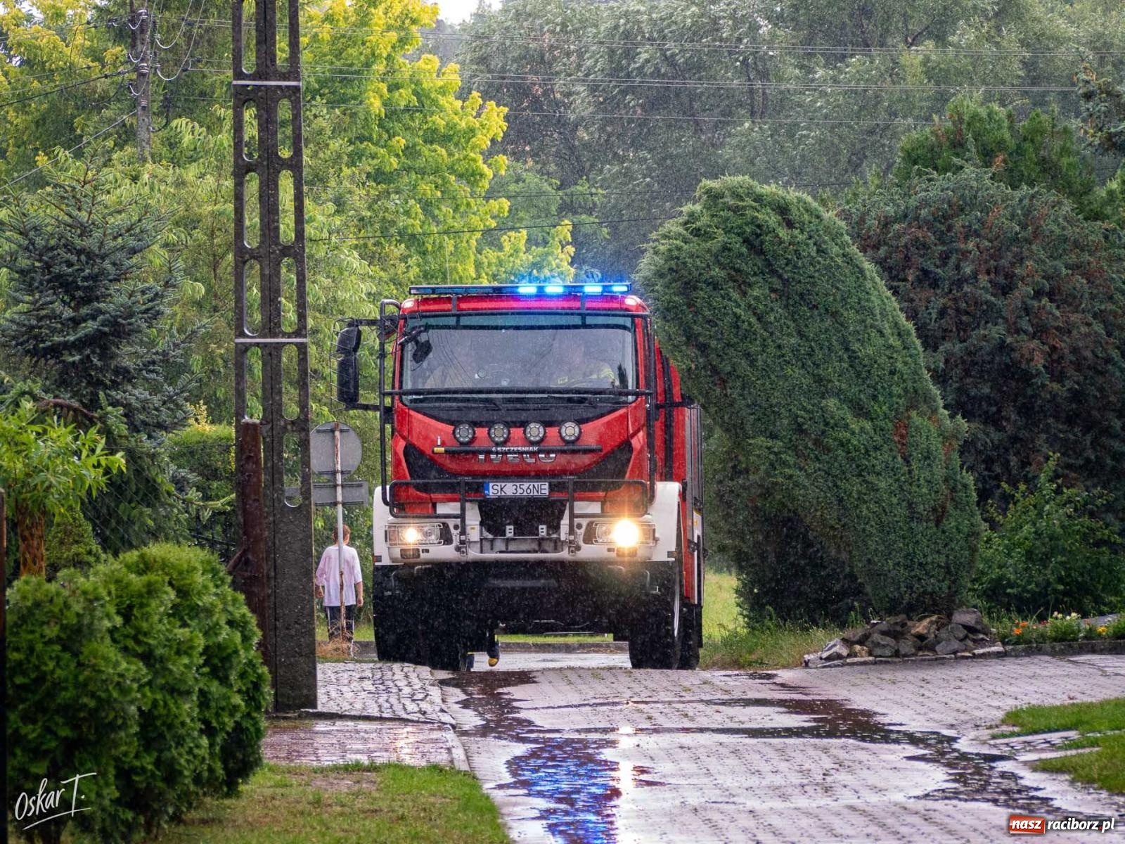 Zdjęcie w galerii na portalu naszraciborz.pl: Silny wiatr i ulewa przysporzyły pracy strażakom. Seria interwencji w Nędzy [FOTO] wiadomości z regionu