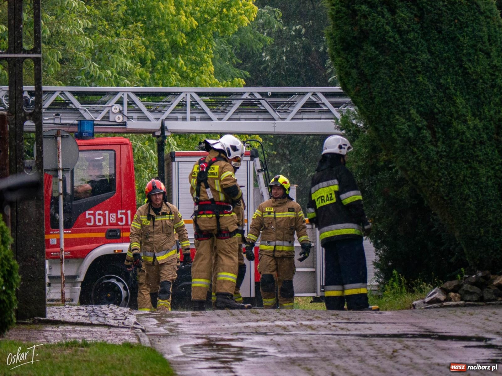 Zdjęcie w galerii na portalu naszraciborz.pl: Silny wiatr i ulewa przysporzyły pracy strażakom. Seria interwencji w Nędzy [FOTO] wiadomości z regionu