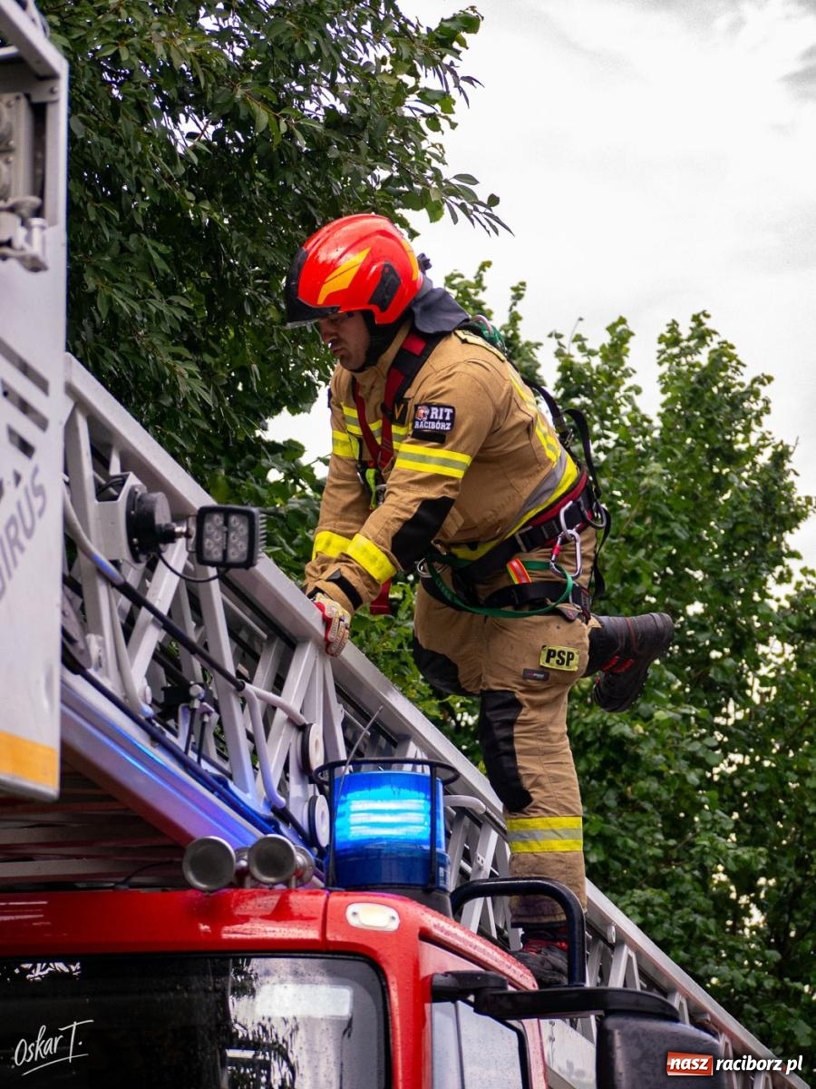 Zdjęcie w galerii na portalu naszraciborz.pl: Silny wiatr i ulewa przysporzyły pracy strażakom. Seria interwencji w Nędzy [FOTO] wiadomości z regionu