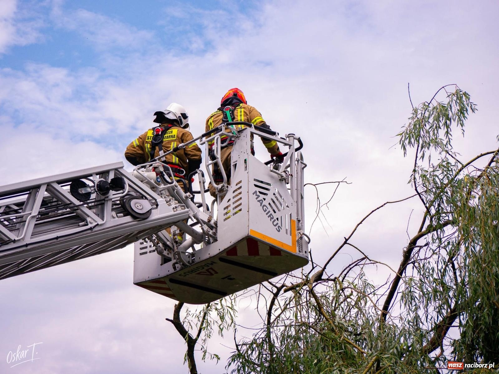 Zdjęcie w galerii na portalu naszraciborz.pl: Silny wiatr i ulewa przysporzyły pracy strażakom. Seria interwencji w Nędzy [FOTO] wiadomości z regionu