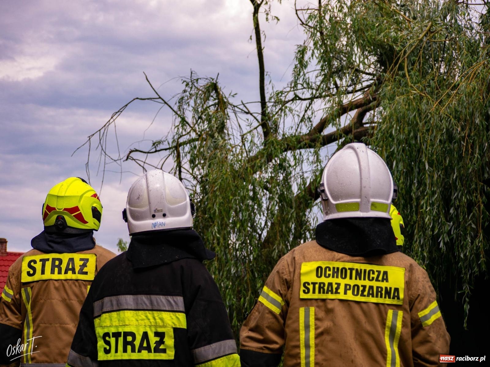 Zdjęcie w galerii na portalu naszraciborz.pl: Silny wiatr i ulewa przysporzyły pracy strażakom. Seria interwencji w Nędzy [FOTO] wiadomości z regionu