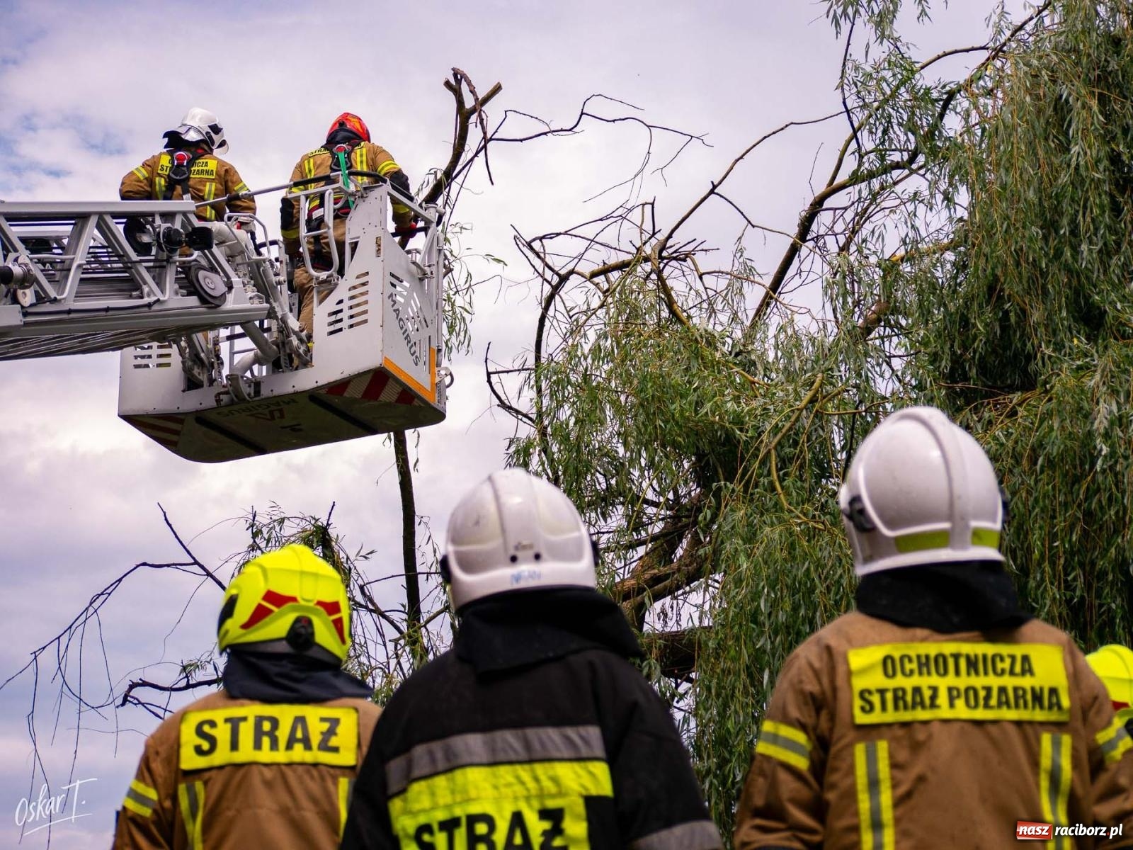 Zdjęcie w galerii na portalu naszraciborz.pl: Silny wiatr i ulewa przysporzyły pracy strażakom. Seria interwencji w Nędzy [FOTO] wiadomości z regionu