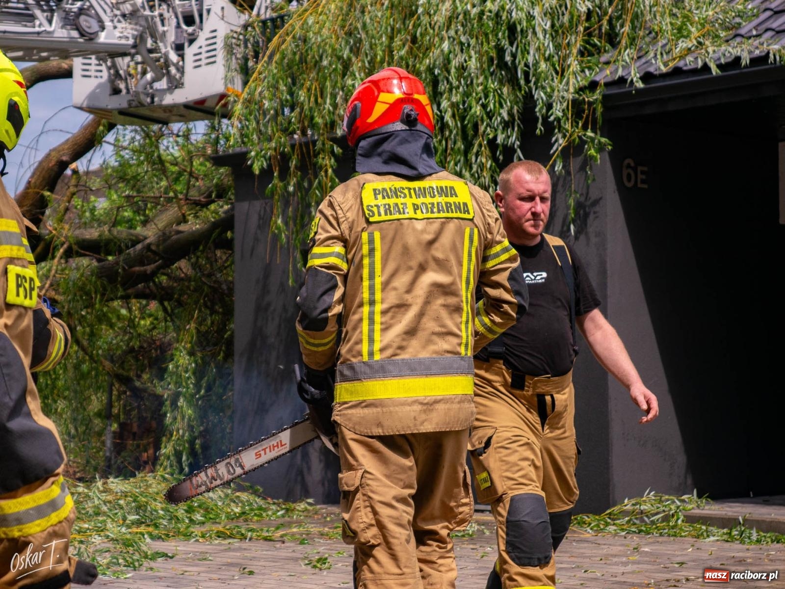Zdjęcie w galerii na portalu naszraciborz.pl: Silny wiatr i ulewa przysporzyły pracy strażakom. Seria interwencji w Nędzy [FOTO] wiadomości z regionu