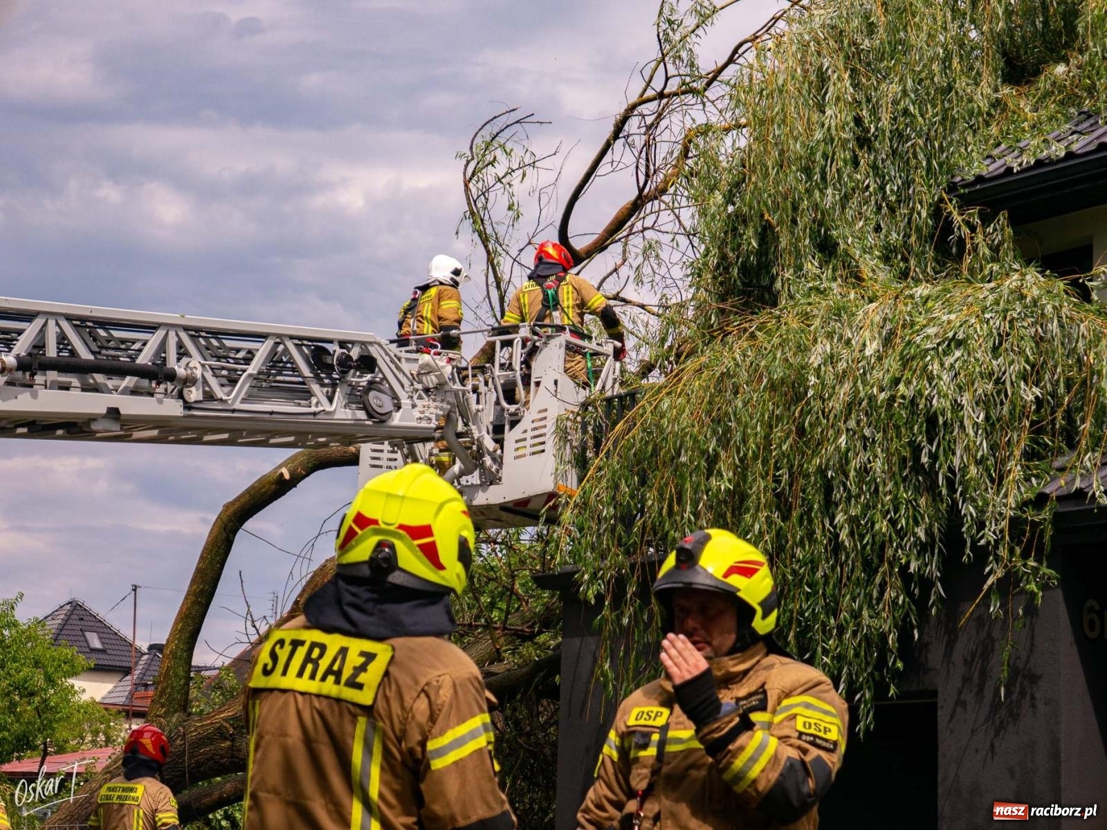 Zdjęcie w galerii na portalu naszraciborz.pl: Silny wiatr i ulewa przysporzyły pracy strażakom. Seria interwencji w Nędzy [FOTO] wiadomości z regionu