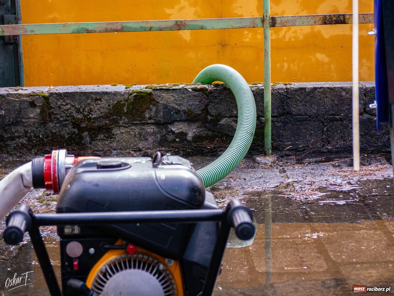 Zdjęcie w galerii na portalu naszraciborz.pl: Silny wiatr i ulewa przysporzyły pracy strażakom. Seria interwencji w Nędzy [FOTO] wiadomości z regionu