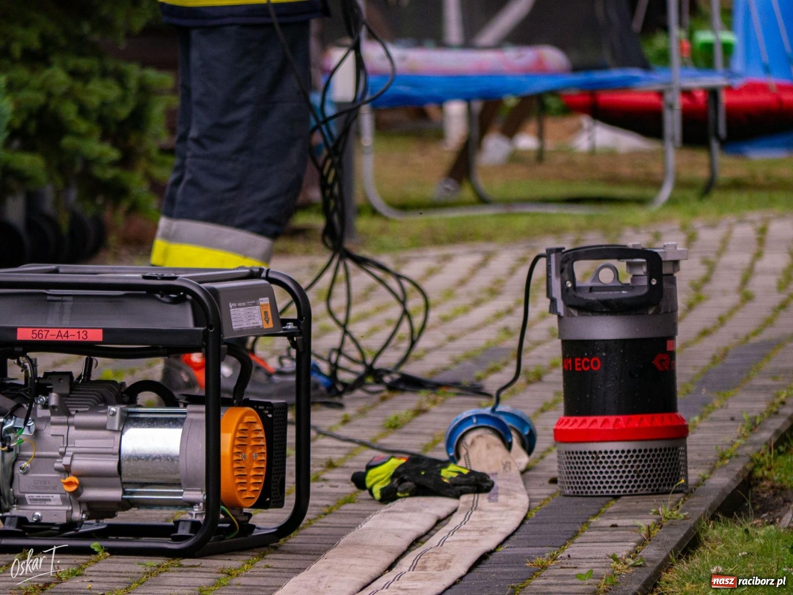 Zdjęcie w galerii na portalu naszraciborz.pl: Silny wiatr i ulewa przysporzyły pracy strażakom. Seria interwencji w Nędzy [FOTO] wiadomości z regionu