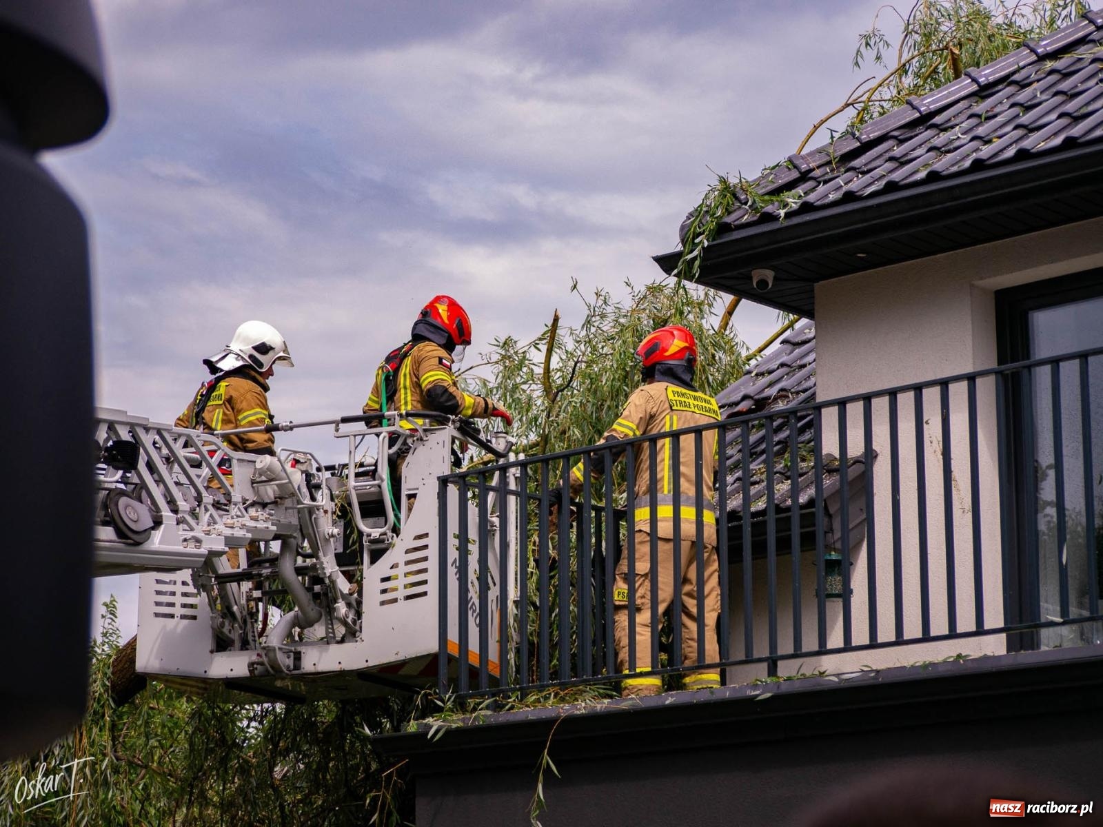 Zdjęcie w galerii na portalu naszraciborz.pl: Silny wiatr i ulewa przysporzyły pracy strażakom. Seria interwencji w Nędzy [FOTO] wiadomości z regionu
