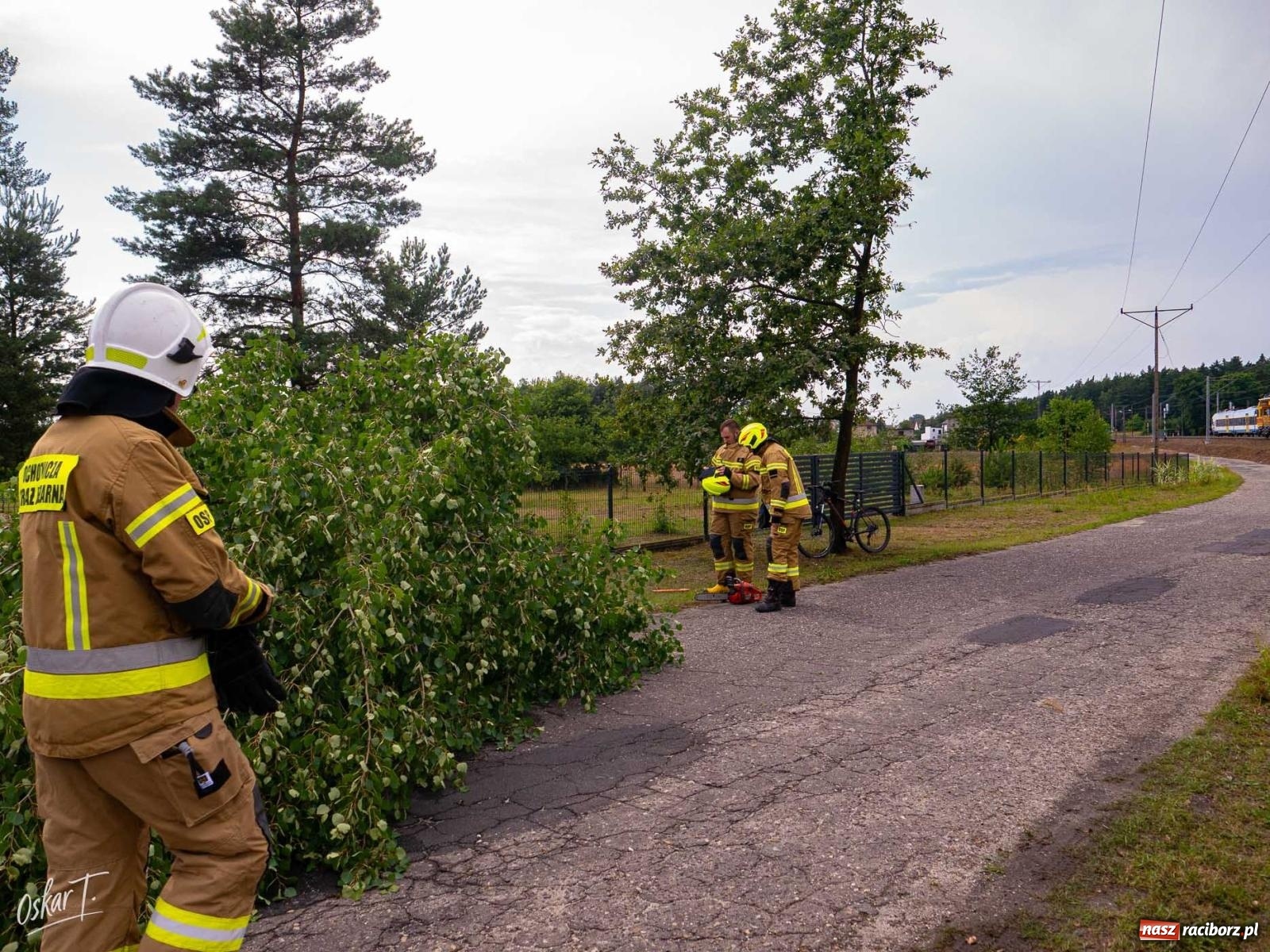 Zdjęcie w galerii na portalu naszraciborz.pl: Silny wiatr i ulewa przysporzyły pracy strażakom. Seria interwencji w Nędzy [FOTO] wiadomości z regionu