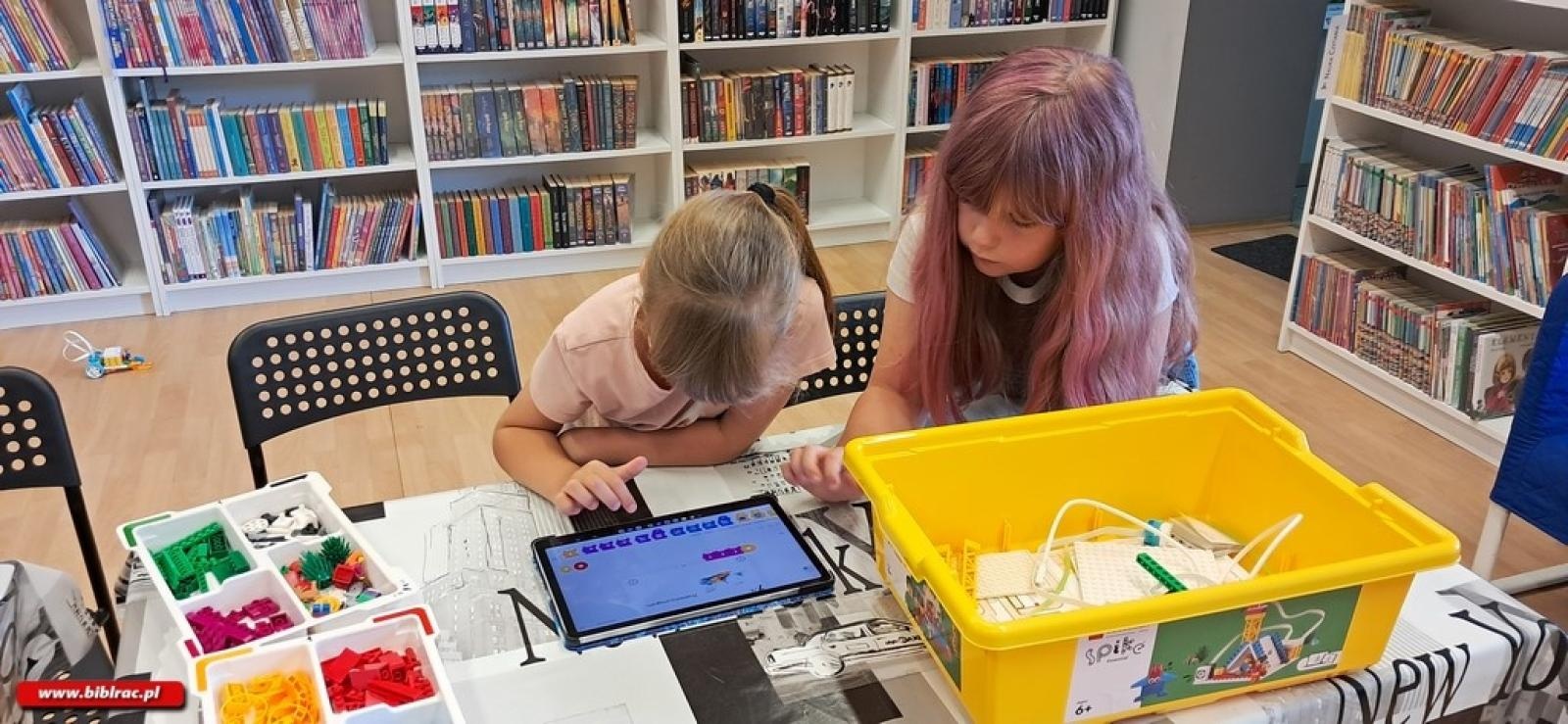 Zdjęcie w galerii na portalu naszraciborz.pl: LEGO SPIKE Essential w bibliotece na Płoni wiadomości z regionu
