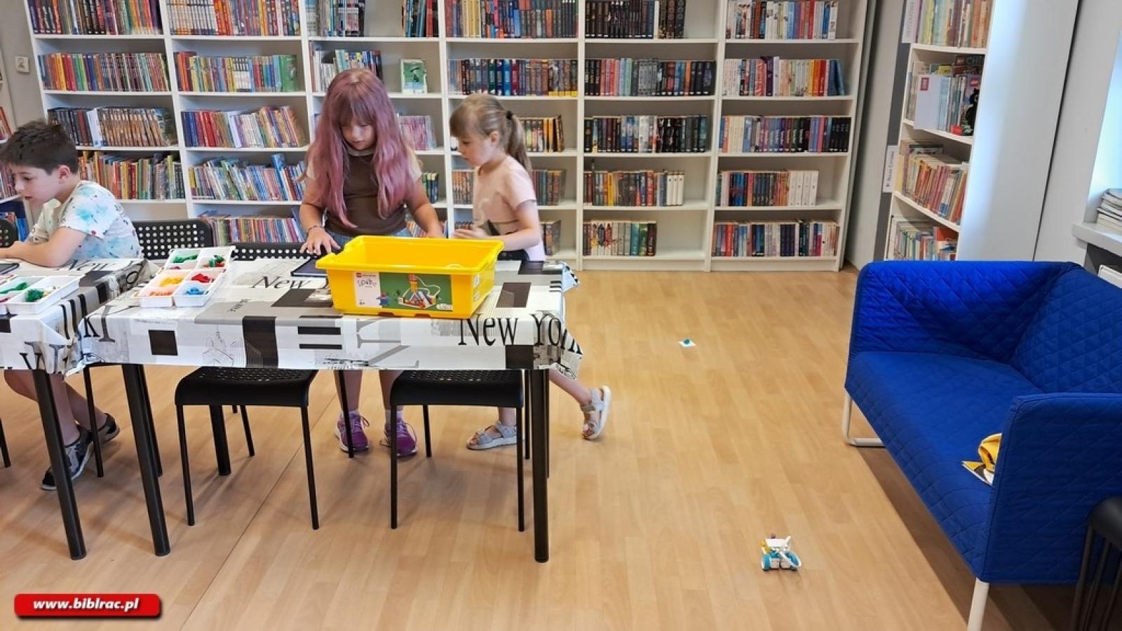 Zdjęcie w galerii na portalu naszraciborz.pl: LEGO SPIKE Essential w bibliotece na Płoni wiadomości z regionu