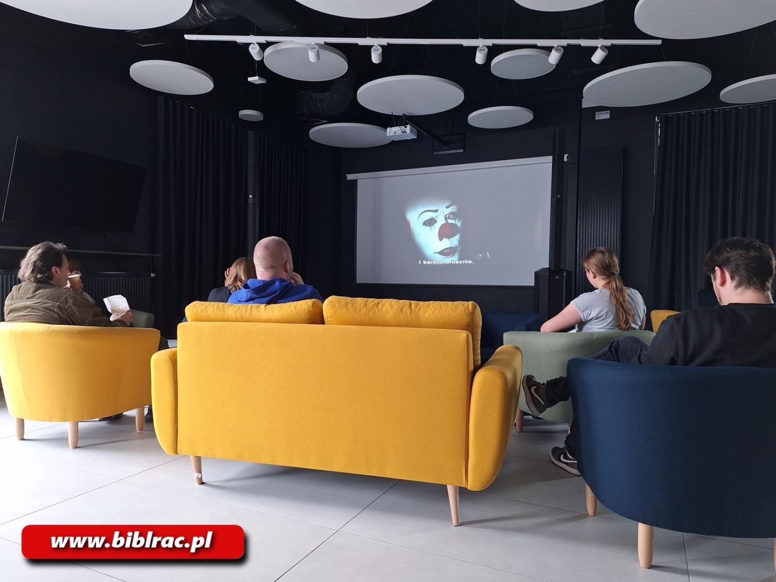 Zdjęcie w galerii na portalu naszraciborz.pl: Tu rządzą filmy i gry planszowe! Sprawdź wakacyjną ofertę Stacji Młodych  wiadomości z regionu