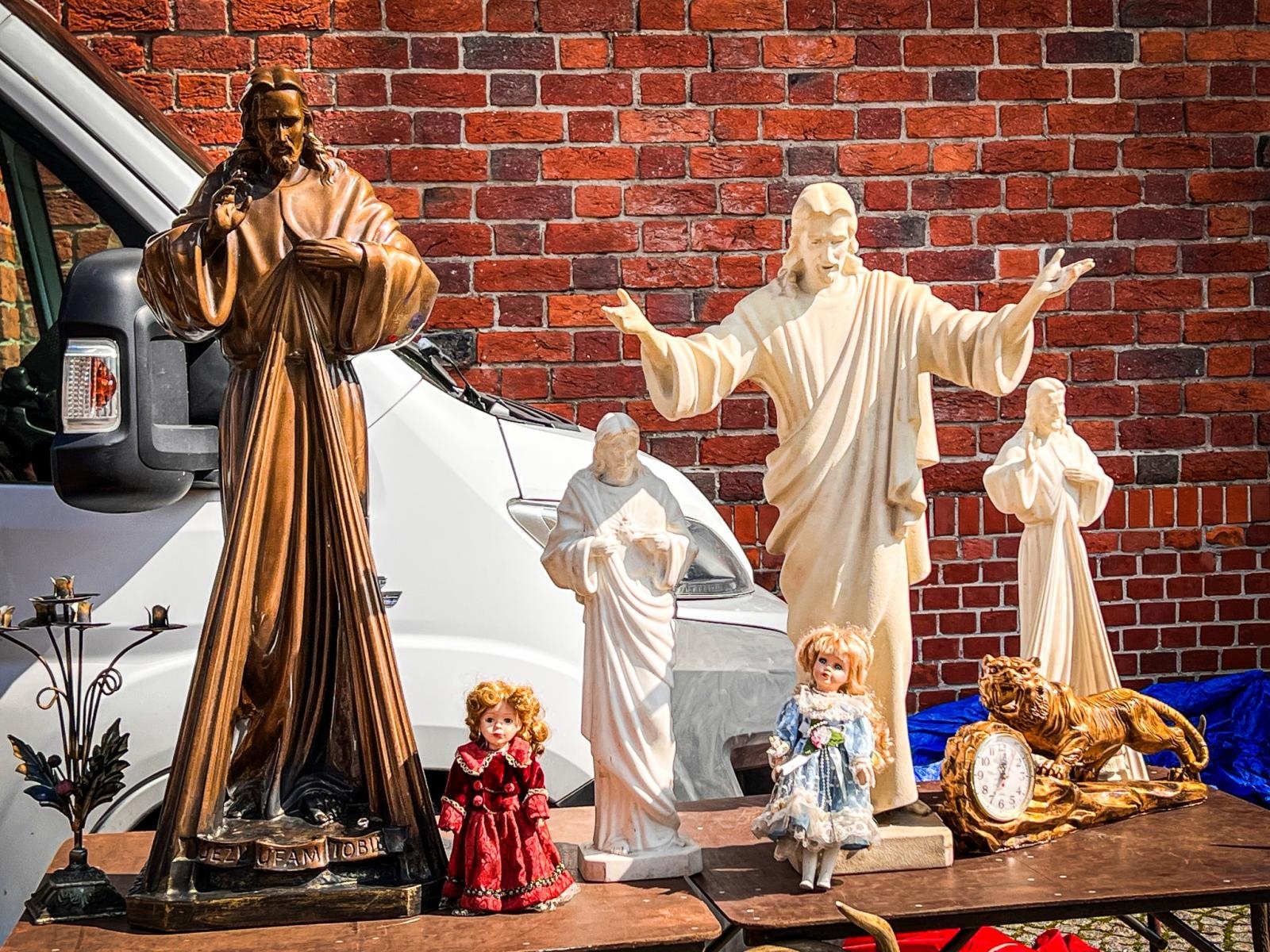 Zdjęcie w galerii na portalu naszraciborz.pl: Letnie słońce i duch przeszłości na placu Dominikańskim [FOTO] wiadomości z regionu