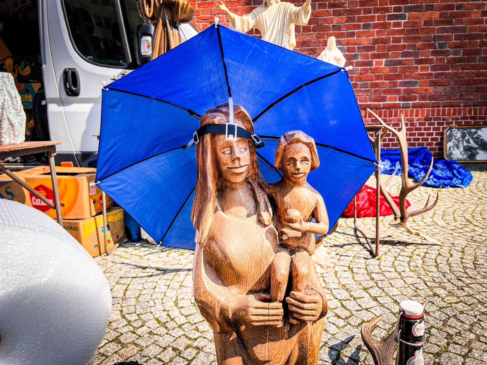 Zdjęcie w galerii na portalu naszraciborz.pl: Letnie słońce i duch przeszłości na placu Dominikańskim [FOTO] wiadomości z regionu