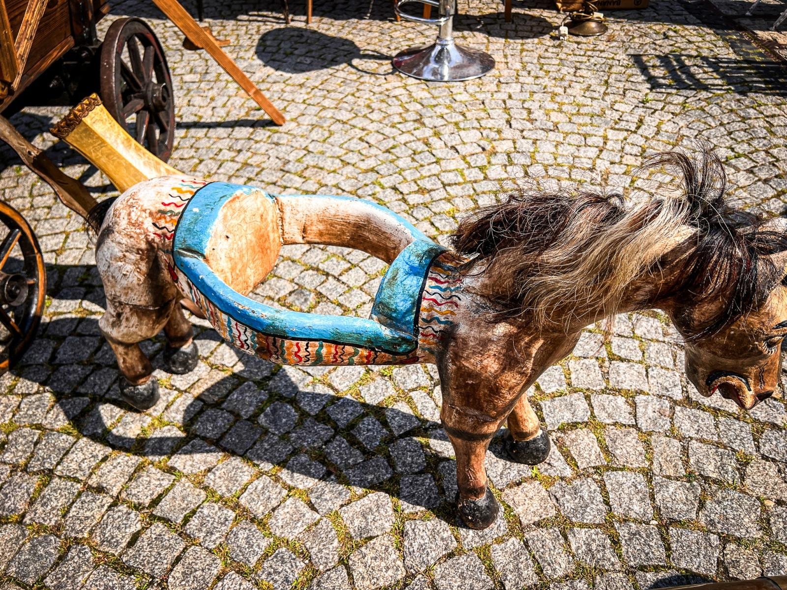 Zdjęcie w galerii na portalu naszraciborz.pl: Letnie słońce i duch przeszłości na placu Dominikańskim [FOTO] wiadomości z regionu