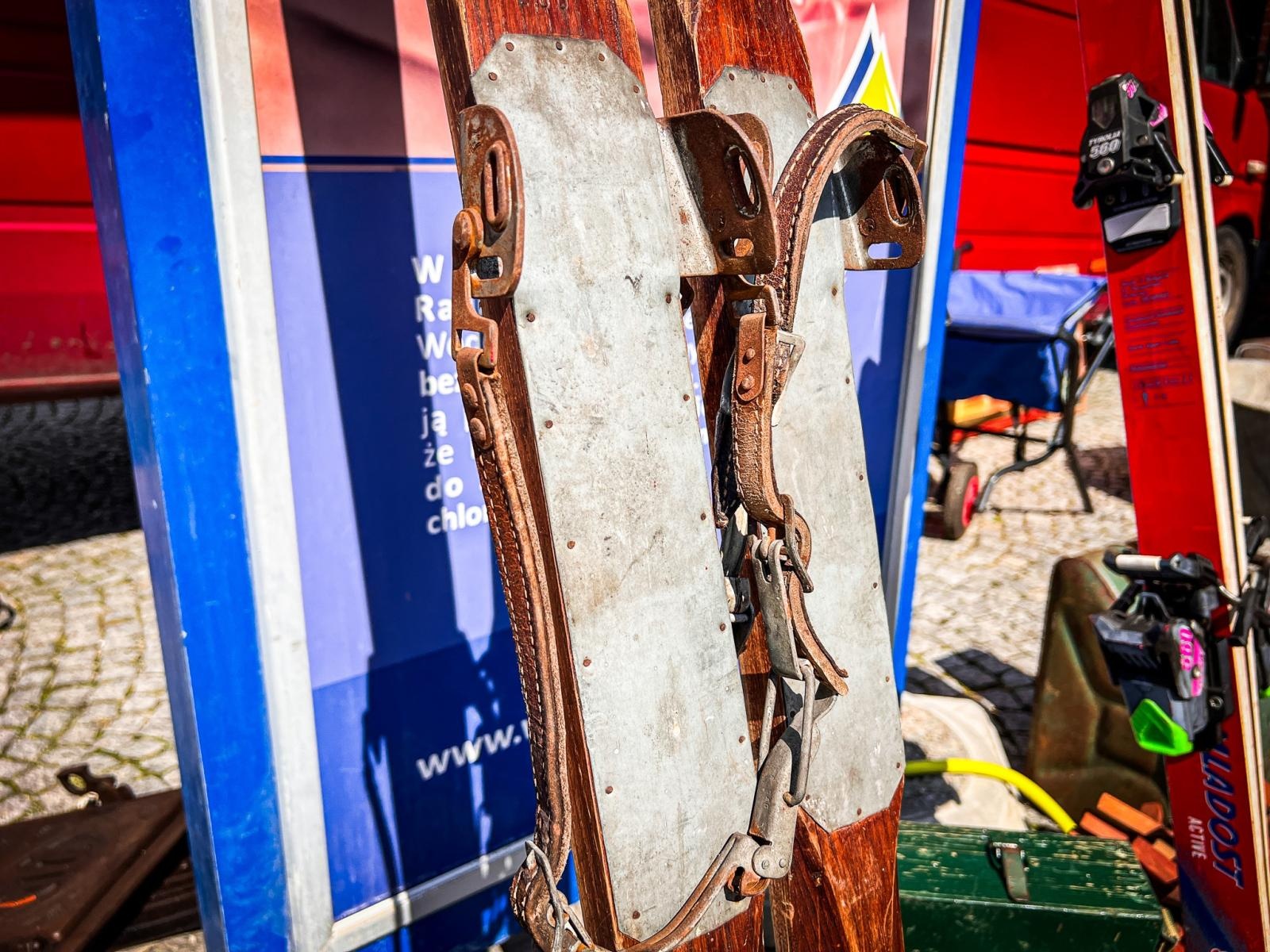 Zdjęcie w galerii na portalu naszraciborz.pl: Letnie słońce i duch przeszłości na placu Dominikańskim [FOTO] wiadomości z regionu