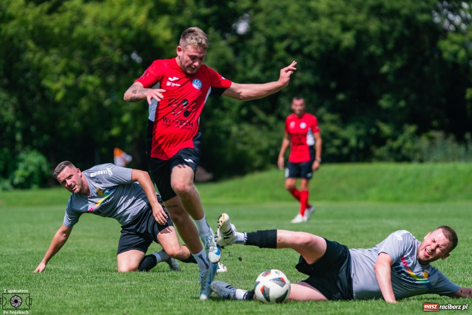 Zdjęcie w galerii na portalu naszraciborz.pl: Wyrównany sparing przy Łąkowej. Pawłów minimalnie lepszy [FOTO] wiadomości z regionu