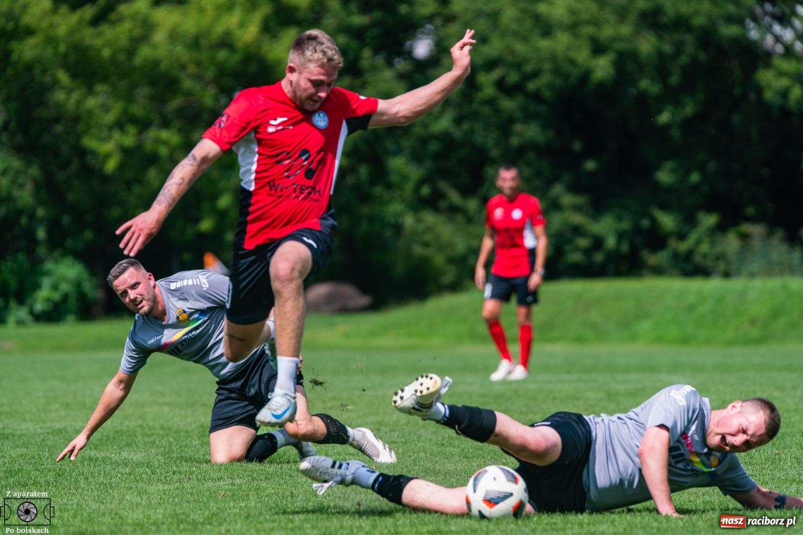 Zdjęcie w galerii na portalu naszraciborz.pl: Wyrównany sparing przy Łąkowej. Pawłów minimalnie lepszy [FOTO] wiadomości z regionu
