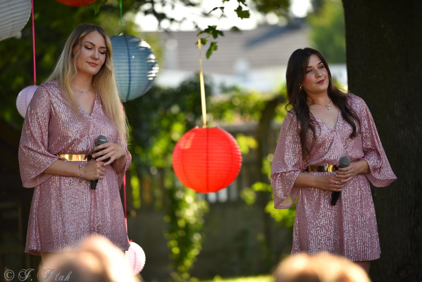 Zdjęcie w galerii na portalu naszraciborz.pl: Letnie granie w ogrodzie Strzechy. Za nami swingowy koncert Silesian Jazz Daughters wiadomości z regionu