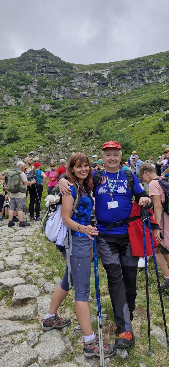 Zdjęcie w galerii na portalu naszraciborz.pl: Raciborzanie zdobyli Śnieżkę! 81 uczestników górskiej wyprawy PTTK wiadomości z regionu