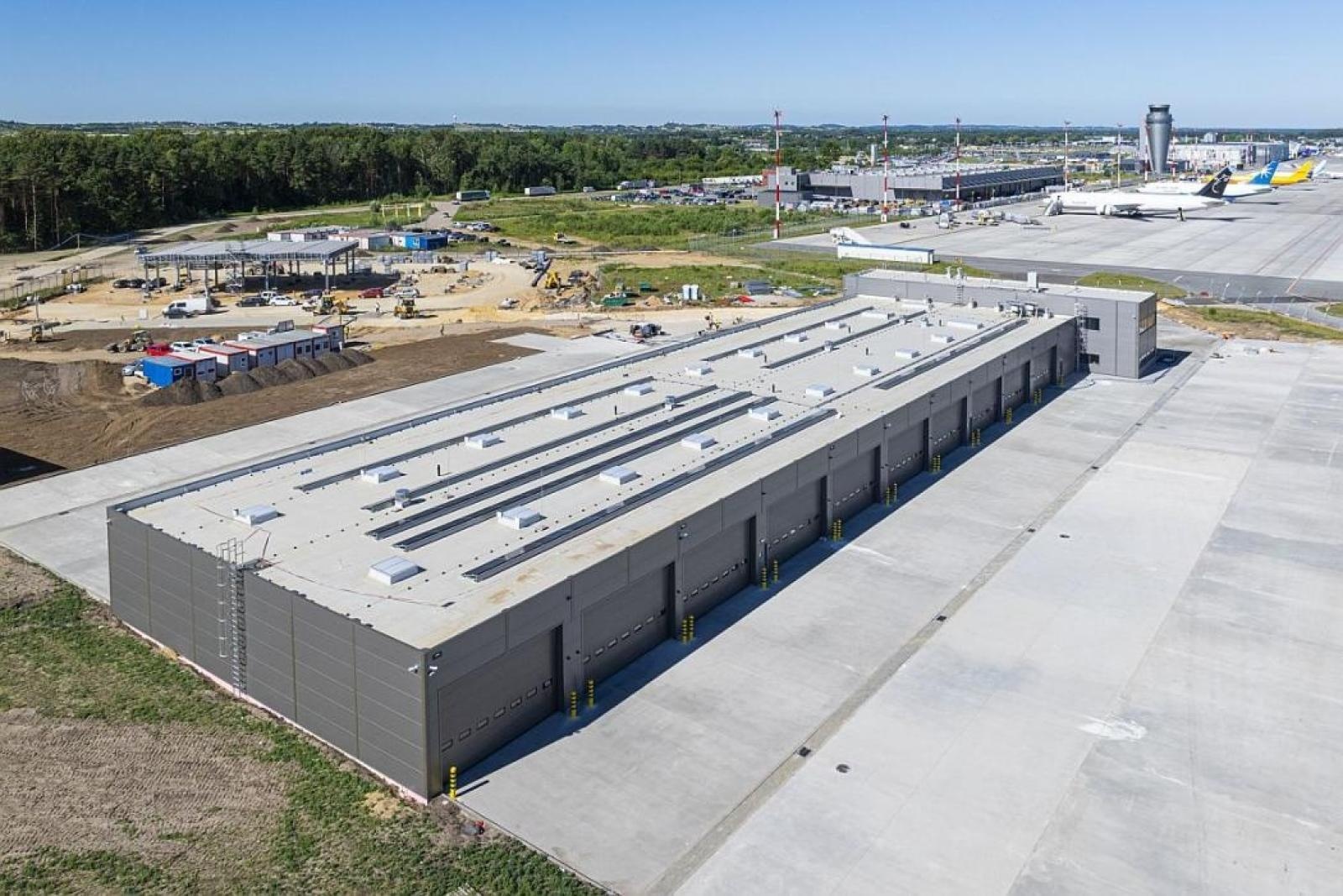 Zdjęcie w galerii na portalu naszraciborz.pl: Lotnisko w Pyrzowicach – rekordy i inwestycje wiadomości z regionu